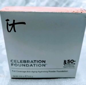 IT Cosmetics celebration Foundation +50 tan